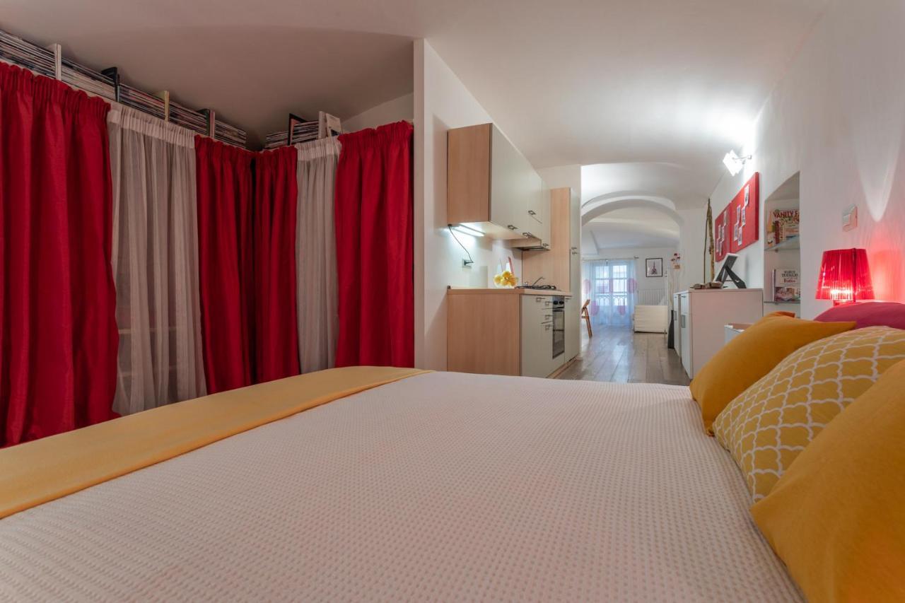 Red Studio Near Porta Nuova By Wonderful Italy Turin Exteriör bild